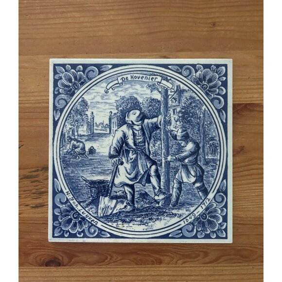 Vintage Delft Blue White Ceramic Wall Tile Trivet Signed De Hovenier Gardener - Picture 1 of 5